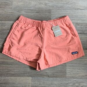 NWT Patagonia Women Barely Baggies 2 1/2" Shorts Size Medium Coho Coral